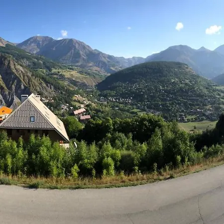 Aux Pieds Des Pistes Du Seignus Calme Et Appartement Allos